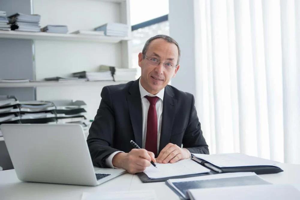 Feeling Busy Leads to Better Health and Financial Choices, New Research Suggests