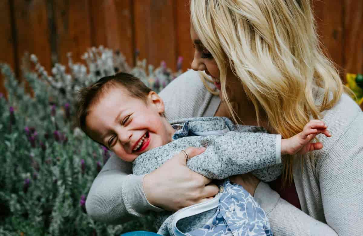 The Brain’s Paradoxical Response: Why We Can’t Tickle Ourselves and What It Reveals About Sensory Processing