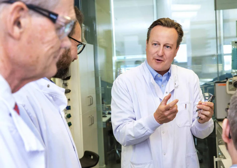 Lord Cameron Concludes Transformative Presidency at Alzheimer’s Research UK, Transitions to Enduring Patronage