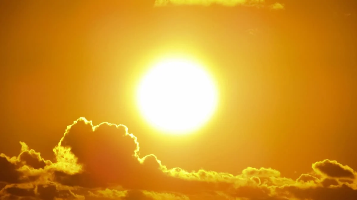 Real-world light exposure predicts how sleepy we feel and how quickly our minds respond.