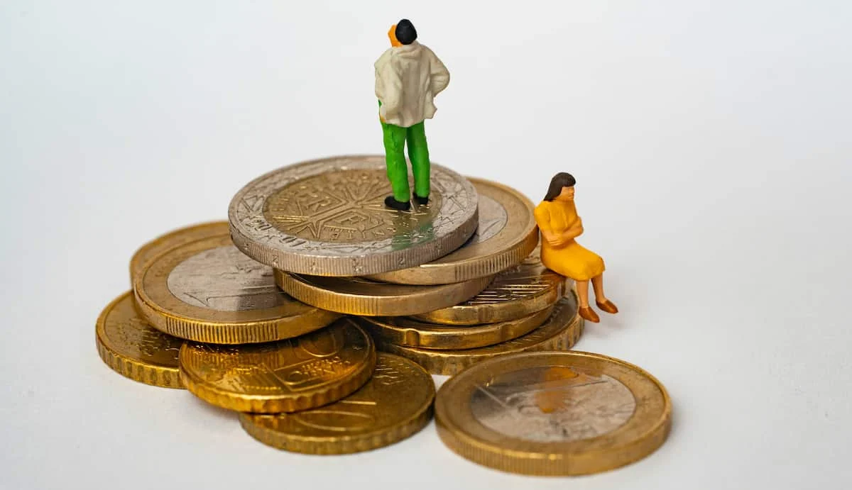 How Perceptions of a Partner’s Spending Predict Relationship Satisfaction