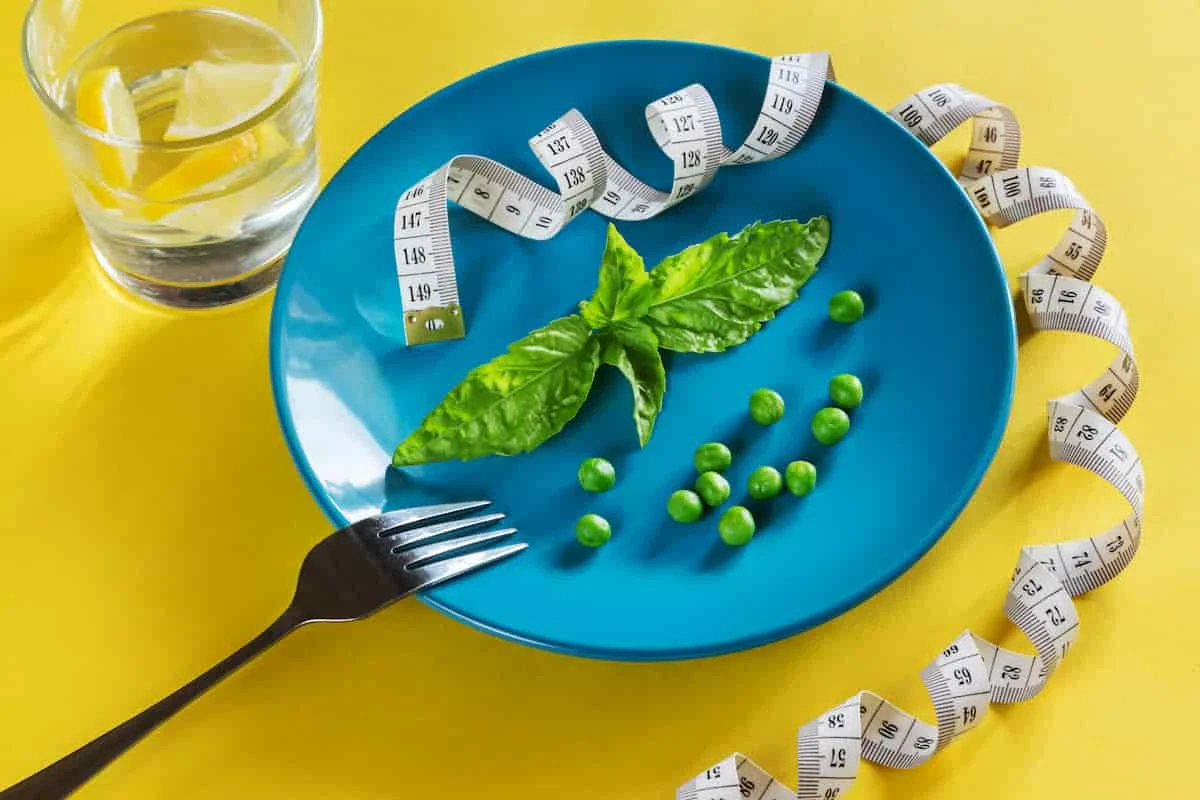 People who eat the same meals regularly lose more weight than those with varied diets.