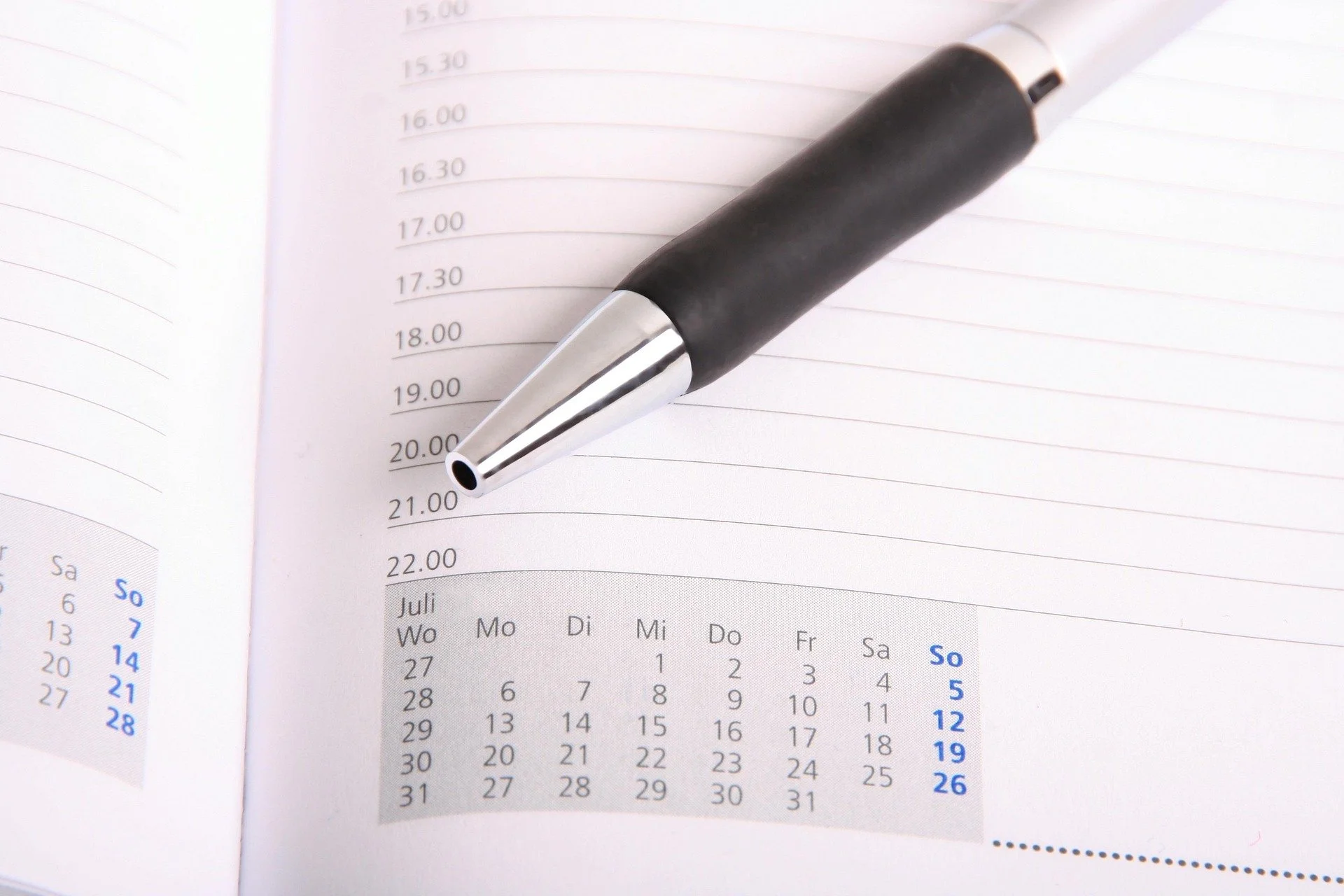 Mastering the Clock: Navigating the Complexities of Time Management in an Era of Constant Transition